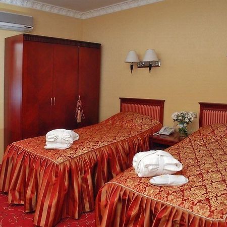 Royal Medical Cezar Hotel Truskavets Buitenkant foto