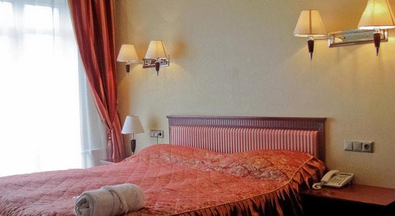 Royal Medical Cezar Hotel Truskavets Buitenkant foto