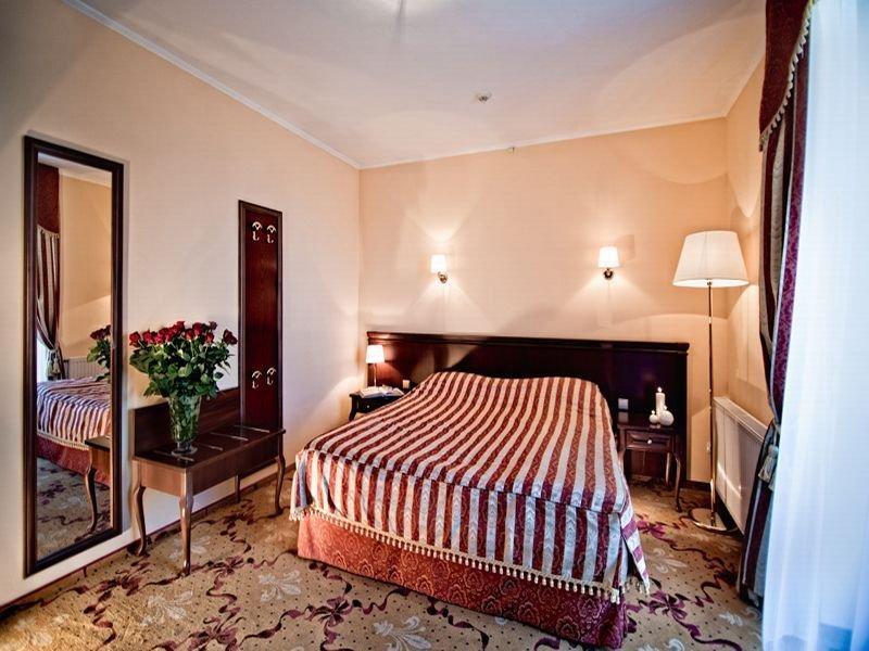 Royal Medical Cezar Hotel Truskavets Buitenkant foto