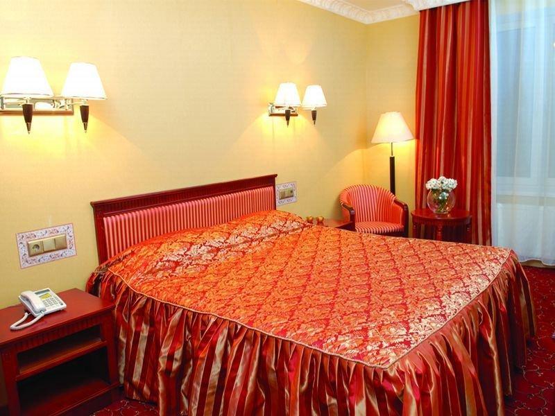 Royal Medical Cezar Hotel Truskavets Buitenkant foto